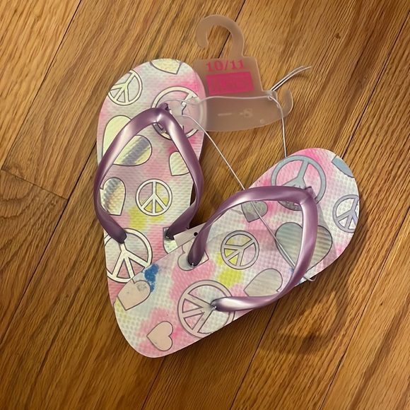 The Children Place peace sign flip flops, size 10/11, color purple - Picture 4 of 15
